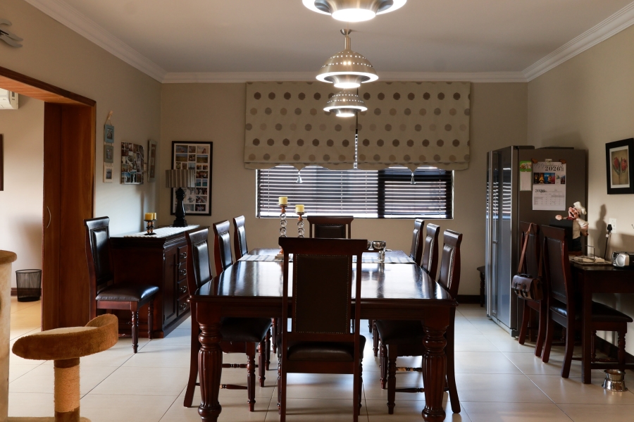 3 Bedroom Property for Sale in Van Der Hoff Park North West